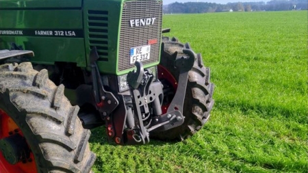 UNIVERSALE FRONTHYDRAULIK KAT 2 FÜR TRAKTOR 1500kg