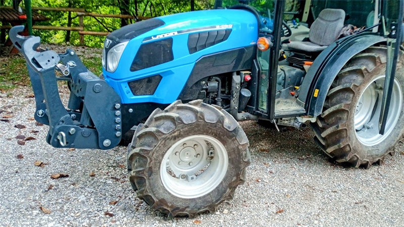 KOMPLETNÝ TROJBODOVÝ ZÁVES UNIVERZÁLNY CAT. 2 PRE TRAKTOR 1500 KG