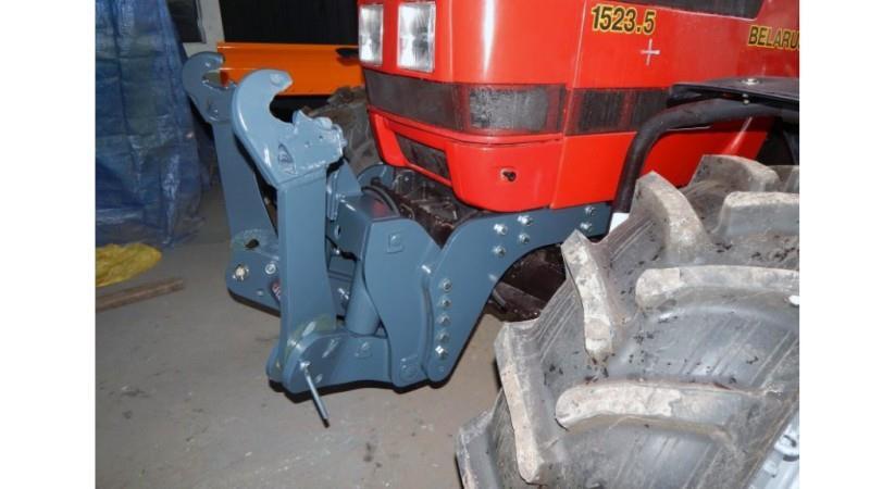 KIT UNIVERSEL DE CHARGEUR AVANT HYDRAULIQUE 3ème CATÉGORIE POUR TRACTEUR 2250kg